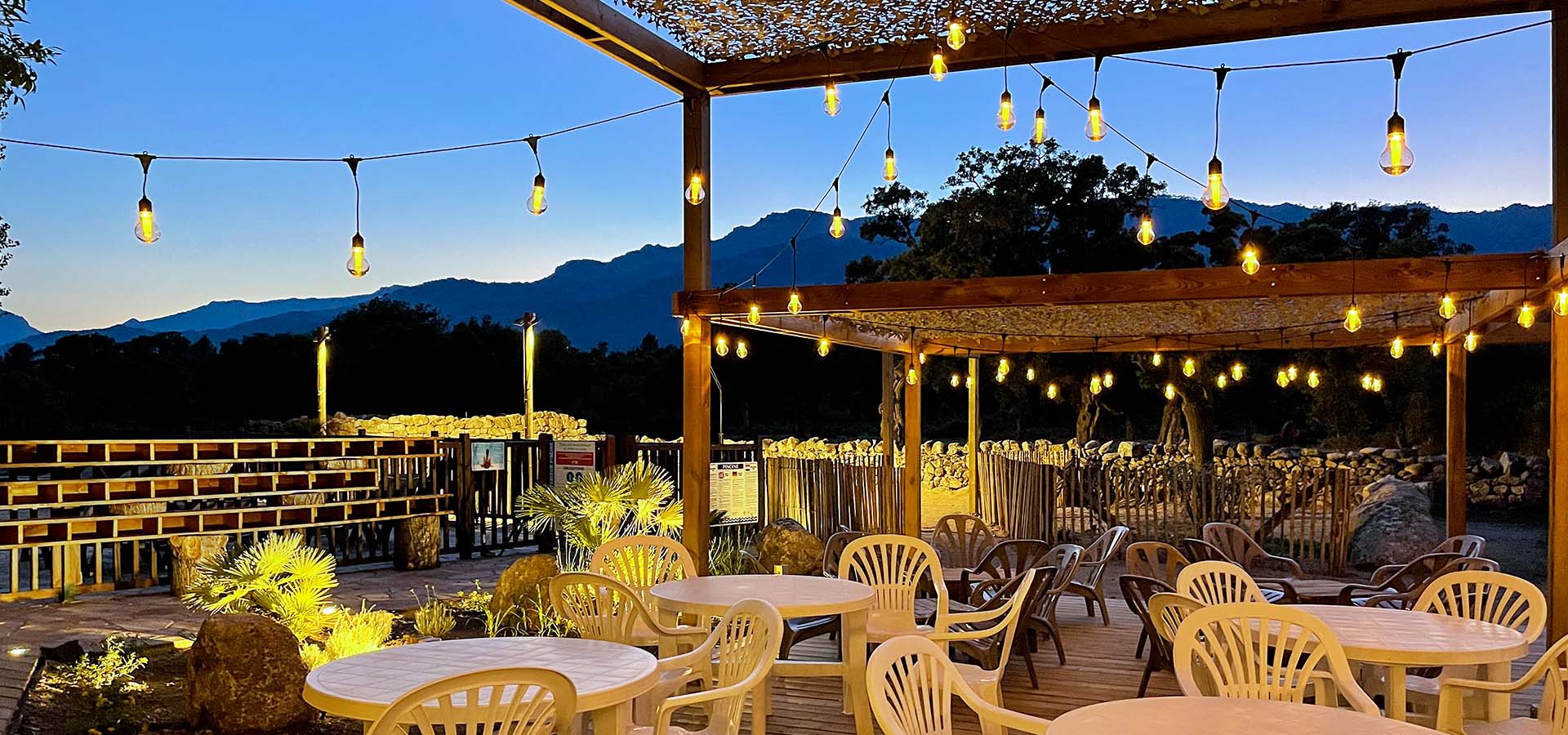 Camping cupulatta snack bar crepuscule